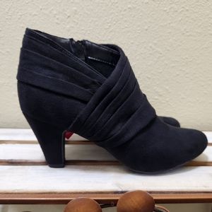 Dexflex Comfort Black Ankle Boots
